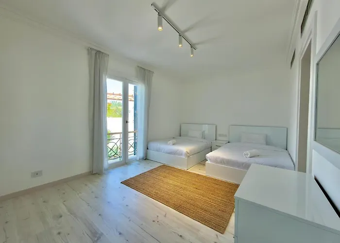 Sunlit & Unique 4br Gouna Hills Pool Lagoon Villa