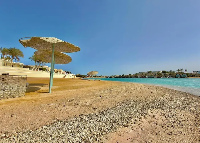 Sunlit & Unique 4br Gouna Hills Pool Lagoon Villa *